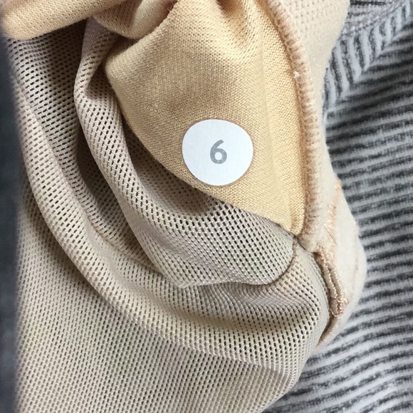 Lululemon - Scoop Neck Tank - Grey Microstripe - Picture 5 of 6